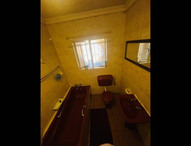 3 BEDROOM HOUSE FOR SALE IN BIRCHLEIGH NORTH